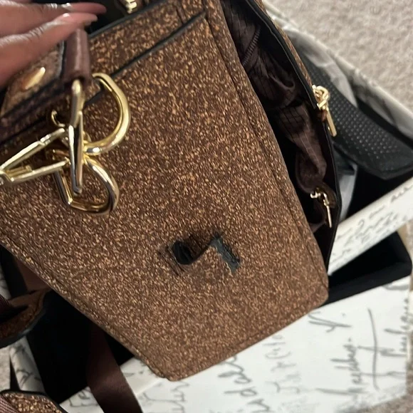 La Mansio Brown Cork Convertible Bag - Picture 11 of 12